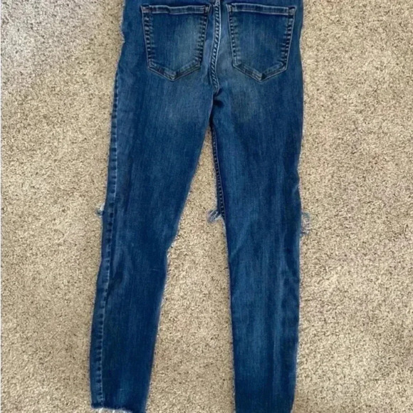 Free people women’s distressed skinny jeans size 26 button fly - Picture 3 of 6